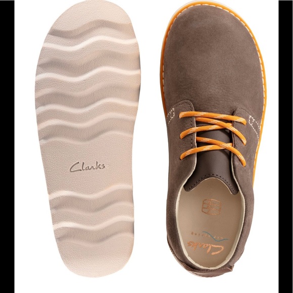 leather clarks shoes